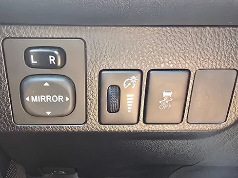 Used 2015 Toyota RAV4 Limited w/ Outdoor Package FWD image 24