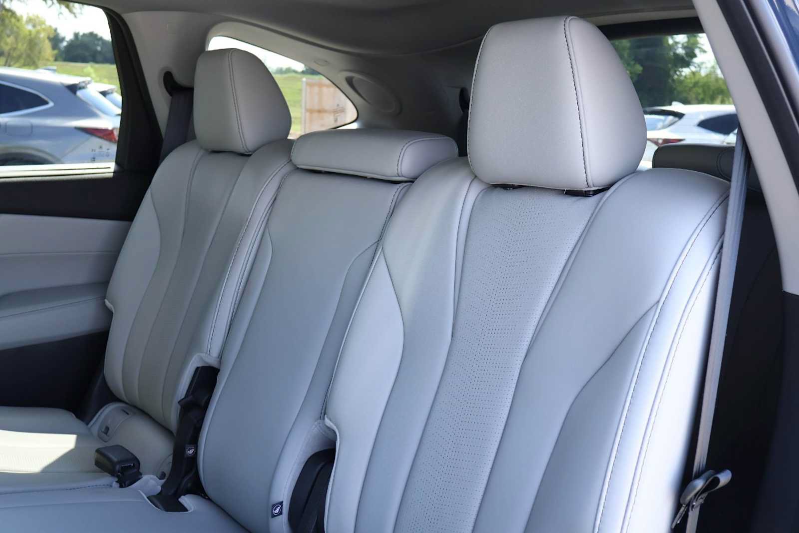 Certified 2026 Acura MDX w/ Technology Package FWD image 13