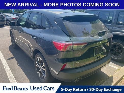 Used 2022 Ford Escape SE w/ SE Sport Appearance Package AWD/4WD image 4