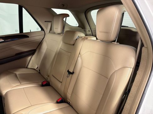 Used 2015 Mercedes-Benz ML 350 4MATIC w/ Premium 1 Package image 17