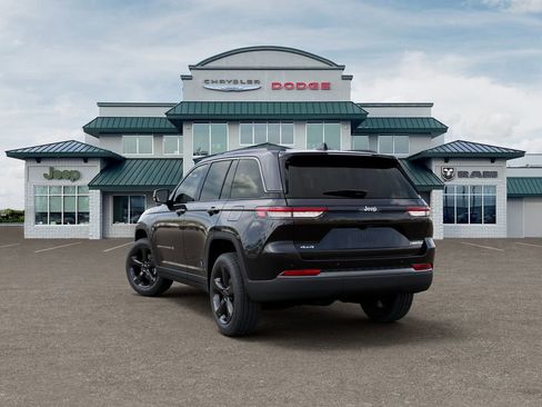 New 2026 Jeep Grand Cherokee Limited w/ Limited Altitude Package AWD/4WD image 3