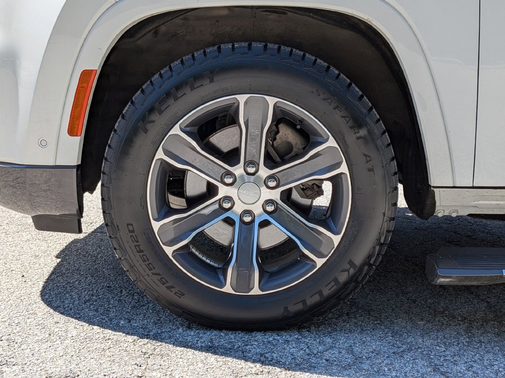 Used 2022 Jeep Grand Wagoneer Series I AWD/4WD image 40