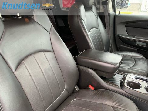 Used 2012 GMC Acadia Denali image 18