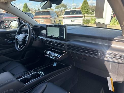 New 2026 Lincoln Corsair Premiere FWD image 20