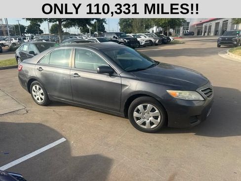 Used 2010 Toyota Camry LE FWD image 2