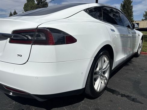 Used 2015 Tesla Model S 70 RWD image 12