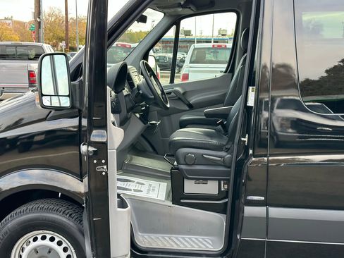 Used 2014 Mercedes-Benz Sprinter 2500 image 16