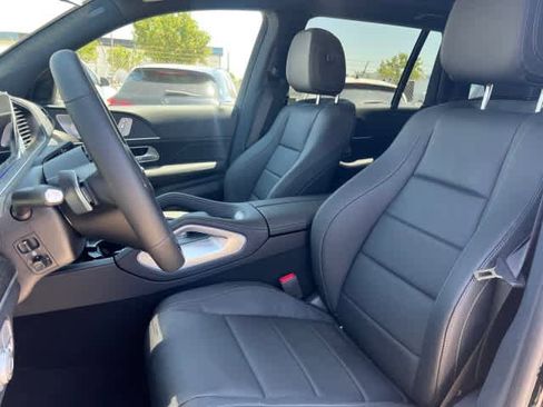 New 2025 Mercedes-Benz GLS 450 4MATIC image 4