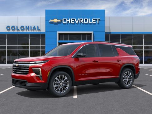 New 2026 Chevrolet Traverse LT w/ Sun and Wheel Package AWD/4WD image 2