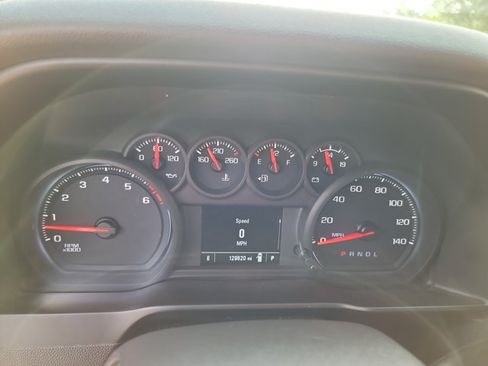 Used 2020 Chevrolet Silverado 1500 Custom w/ Custom Value Package RWD image 19