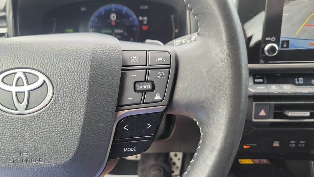 Used 2025 Toyota Camry SE FWD image 24