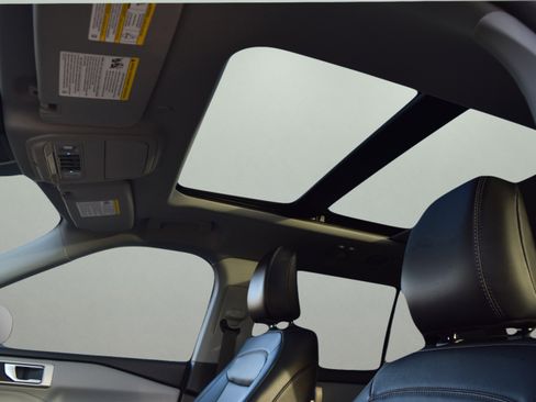 Certified 2023 Ford Explorer XLT w/ Equipment Group 202A image 9