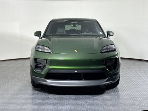 Certified 2025 Porsche Macan 4 Electric AWD/4WD image 10
