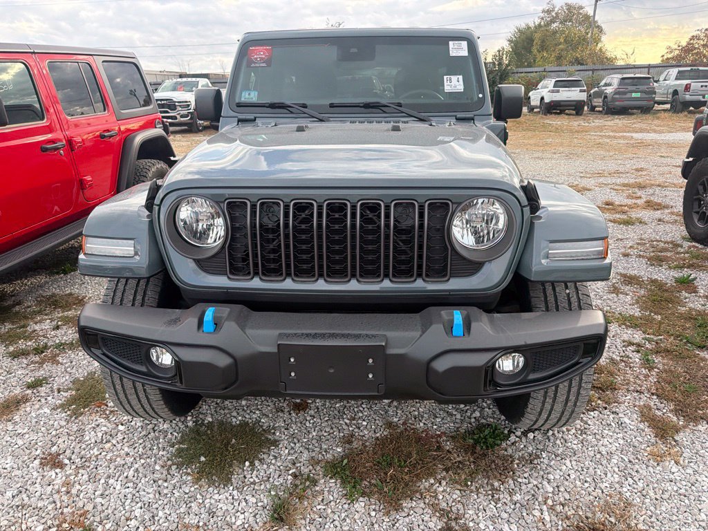 Used 2024 Jeep Wrangler Unlimited w/ Convenience Group AWD/4WD image 3