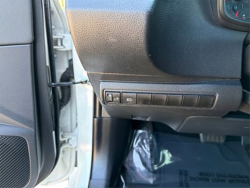 Used 2021 Toyota Corolla SE w/ Carpet Mat Package (TMS) image 18