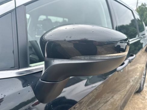 Used 2023 Chrysler Pacifica Touring-L FWD image 51