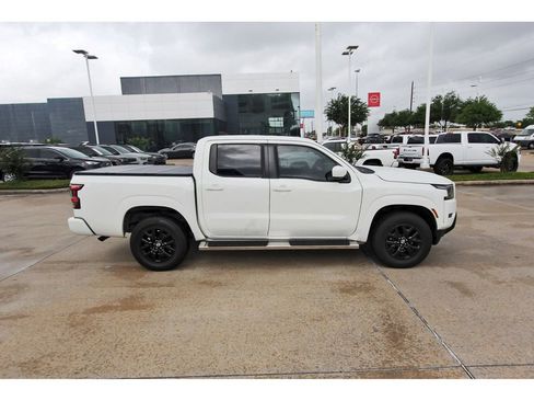 Used 2022 Nissan Frontier SV image 7