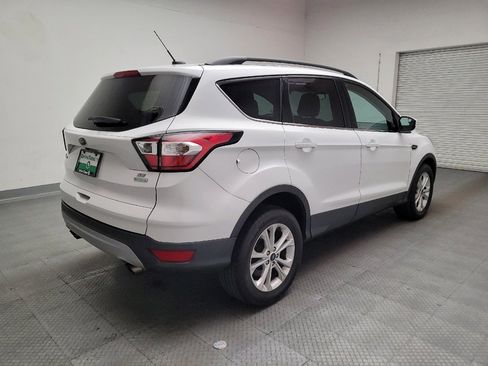 Used 2018 Ford Escape SE image 9