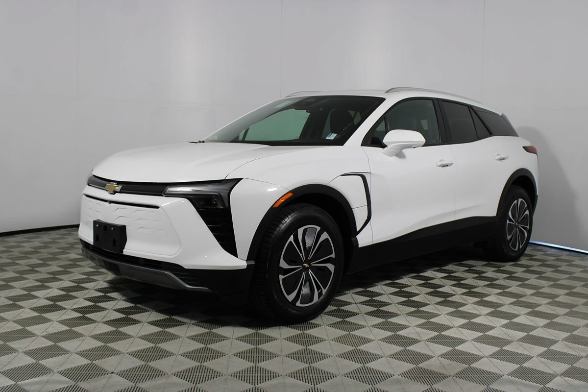 Used 2024 Chevrolet Blazer EV LT AWD/4WD image 40