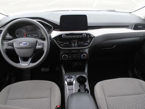 Used 2022 Ford Escape SE image 17