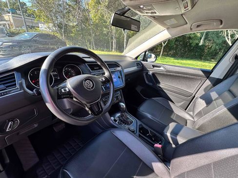 Used 2021 Volkswagen Tiguan SE R-Line AWD/4WD image 11