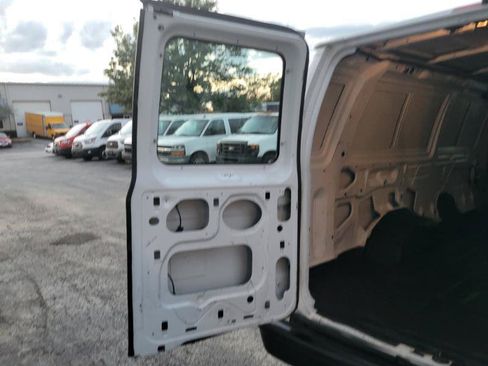 Used 2008 Ford E-350 and Econoline 350 Extended Super Duty RWD image 32
