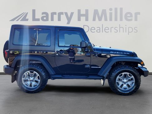 Used 2017 Jeep Wrangler Rubicon w/ Power Convenience Group image 6