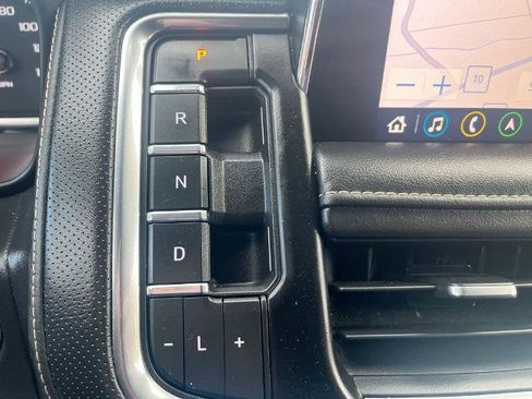 Used 2021 Chevrolet Suburban Premier image 20