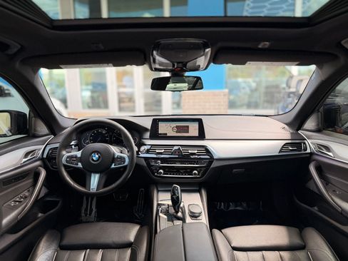 Used 2018 BMW 540i w/ M Sport Package RWD image 27