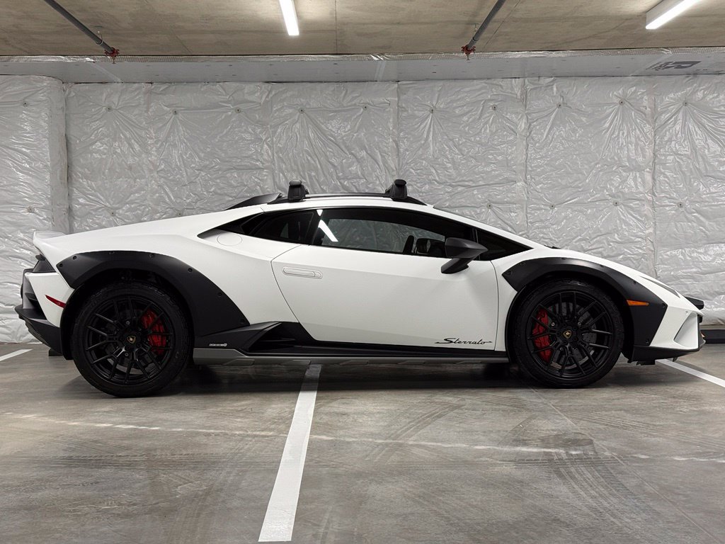 Used 2023 Lamborghini Huracan Sterrato AWD/4WD image 11