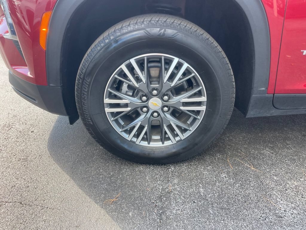 Used 2026 Chevrolet Traverse LT FWD image 10