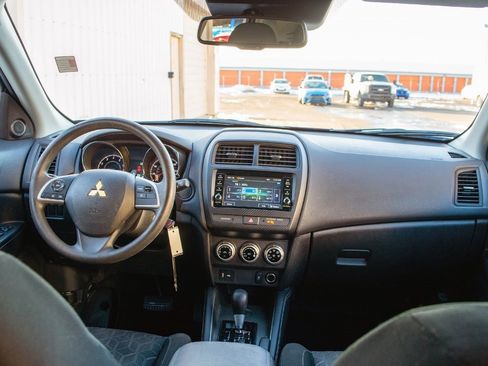 Used 2021 Mitsubishi Outlander Sport ES image 29