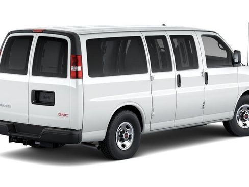 Used 2026 GMC Savana 2500 w/ Driver Convenience Package RWD image 5