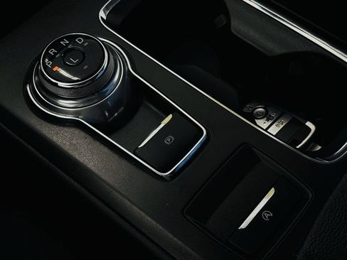 Used 2018 Ford Fusion SE w/ Fusion SE Technology Package FWD image 50