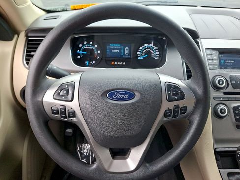 Used 2017 Ford Taurus SE FWD image 16