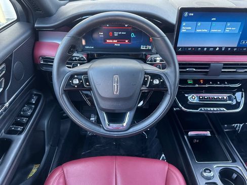 Used 2025 Lincoln Corsair Grand Touring AWD/4WD image 14