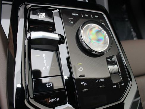 Used 2026 BMW 530i w/ M Sport Package RWD image 16