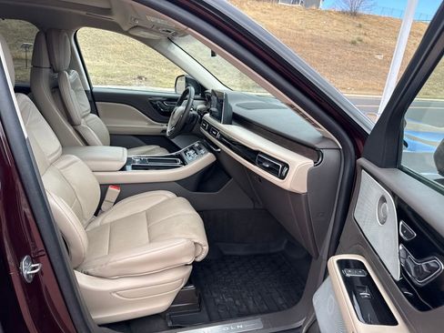 Used 2023 Lincoln Aviator Reserve w/ Equipment Group 201A image 27