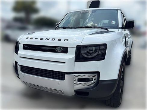 Used 2023 Land Rover Defender 110 S AWD/4WD image 3