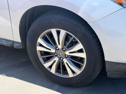 Used 2018 Nissan Pathfinder SV FWD image 5