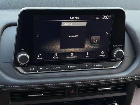 Used 2025 Nissan Rogue SV FWD image 14
