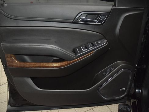 Used 2019 Chevrolet Tahoe LT w/ Z71 Midnight Edition AWD/4WD image 47