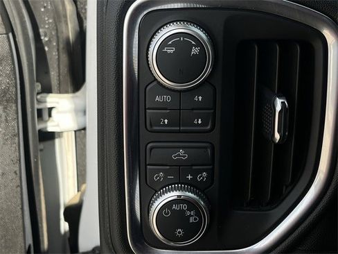 Used 2019 GMC Sierra 1500 SLE w/ SLE Value Package image 24