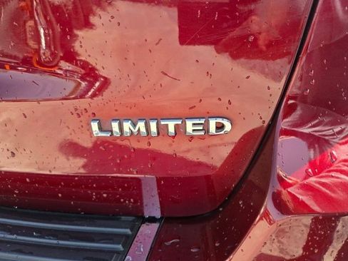 Used 2018 Jeep Grand Cherokee Limited image 24