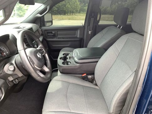 Used 2024 RAM 2500 Tradesman w/ Chrome Appearance Group AWD/4WD image 15