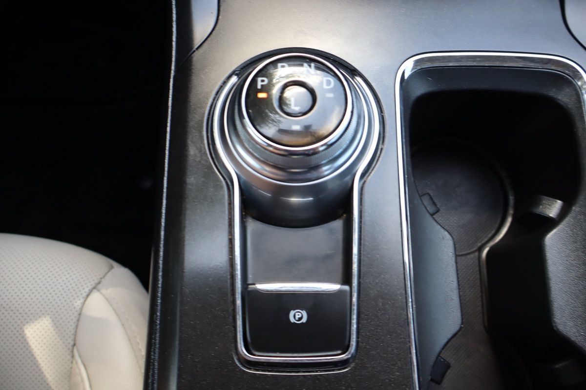 Used 2017 Ford Fusion Titanium FWD image 37