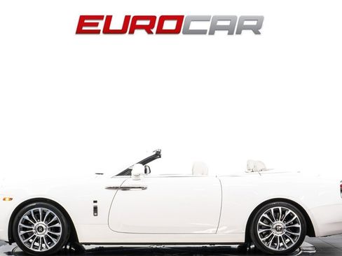 Used 2018 Rolls-Royce Dawn image 2