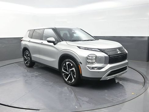 Used 2024 Mitsubishi Outlander SE AWD/4WD image 10