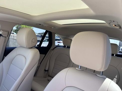 Used 2022 Mercedes-Benz GLC 300 image 27