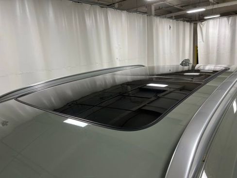 Used 2025 Volvo XC40 B5 Core image 5